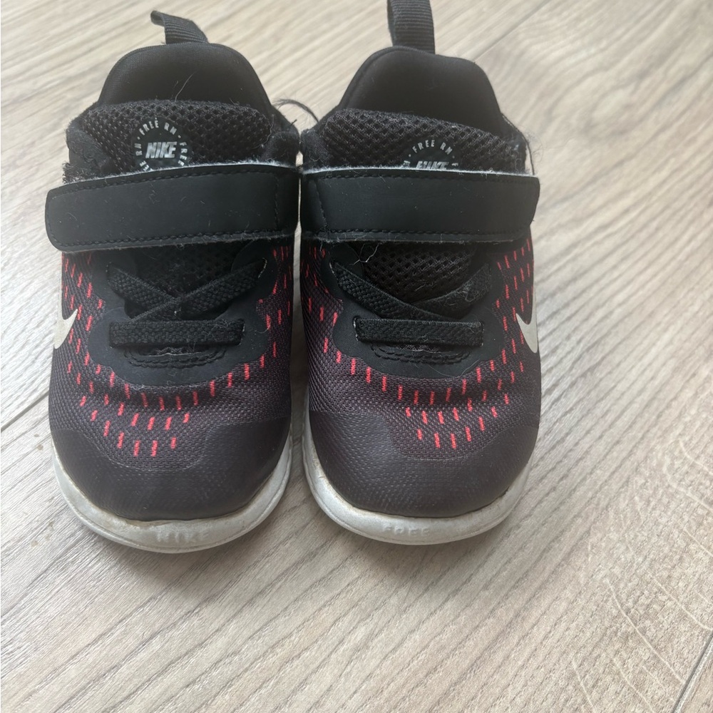 Nike Free Run Toddler Sneakers Black Red Size 6C 🔥 - Picture 2 of 6